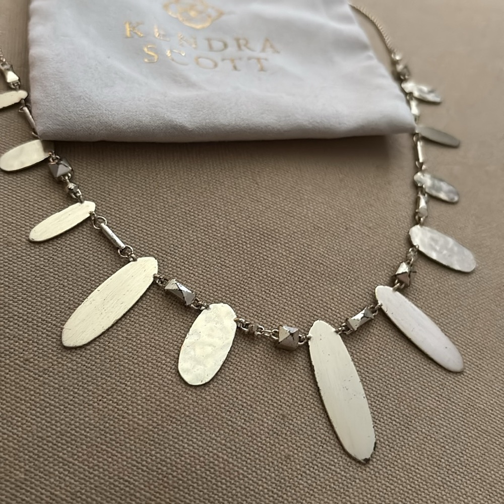 Kendra Scott necklace - Picture 2 of 4
